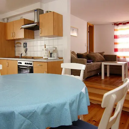 Holiday Homes - Dos09005-fyb بيت للعطل *